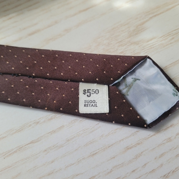 Vintage Brown Necktie with Beige Specs - Picture 4 of 8